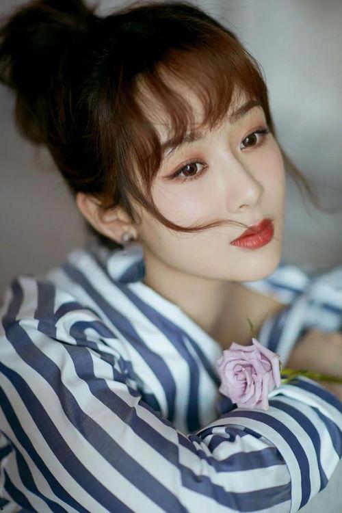 娛樂吃瓜八卦楊紫,娛樂圈的甜蜜瓜果，揭秘她的星途歷程